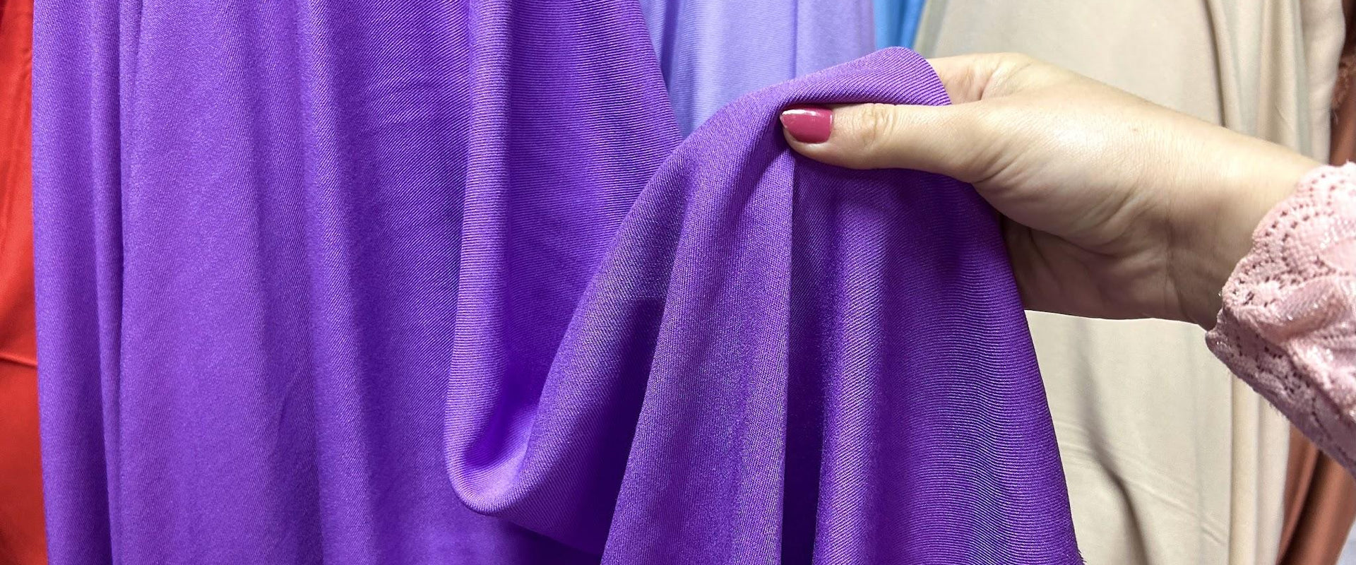 Viscose: o tecido queridinho do guarda-roupa brasileiro (guia completo)