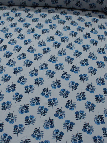 Tecido Viscose Estampa Floral Tons de Azul e Branco