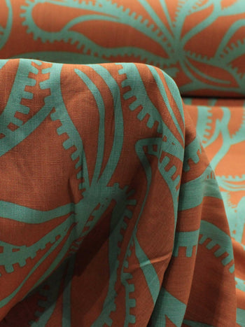 Tecido Viscose Texturizada Floral Verde e Laranja
