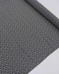 Tecido Crepe de Viscose Italiano Flores entre Ramos Creme e Preto