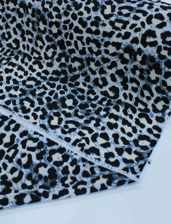 Tecido Crepe Bubble com Elastano Animal Print Clássico