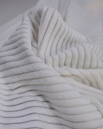 Tecido Veludo Cotelê Jumbo Offwhite