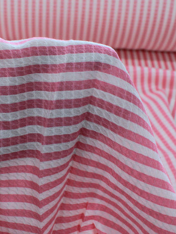 Tecido Viscose Maquinetada Listras Rosa