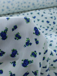 Tecido Sarja Mista com Elastano Micro Rosas Azul e Branco