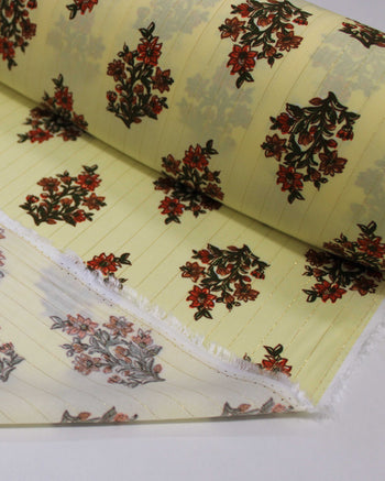 Tecido Viscose com Lurex Buquê Floral Verde, Vermelho e Creme