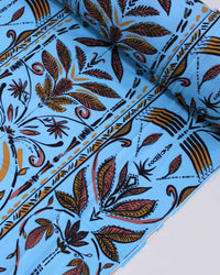 Tecido Crepe Koshibo Ramos Abstratos Entre Listras Tons de Marrom e Azul Claro