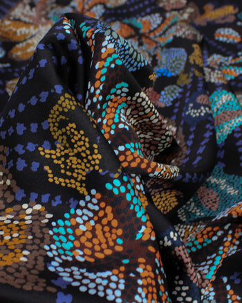 Tecido Crepe Silk Italiano Cashmere Floral em Pingos Coloridos e Preto