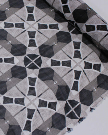 Tecido Crepe Chiffon Italiano Quadriculado Estampado Preto e Tons de Cinza