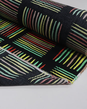 Tecido Viscose Riscos Geométricos Colorido e Preto