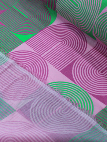 Tecido Crepe Chiffon Italiano Formas Verde e Rosa