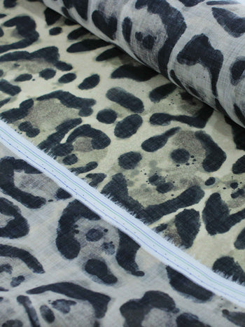 Tecido Cambraia Italiano Animal Print Clássico