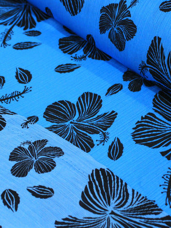 Tecido Crepe Chiffon Italiano Texturizado Flores Azul e Preto