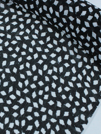 Tecido Crepe Chiffon Italiano Pingos Preto e Branco