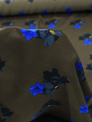 Tecido Crepe Italiano Flores Azul e Marrom