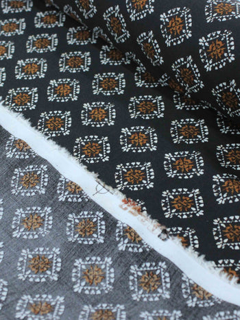 Tecido Viscose Italiano Micro Simbolos Tons Terrosos e Preto
