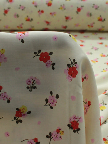 Tecido Viscose Texturizada Estampa Floral Vermelho Rosa e Bege