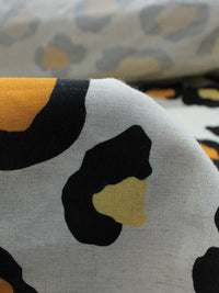 Tecido Linho Misto Leve Macro Animal Print Laranja Amarelo e Cru