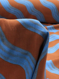 Tecido Viscose Texturizada Ondas Terracota e Azul