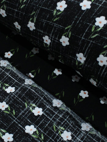 Tecido Viscose Texturizada Flores Verde Branco e Preto