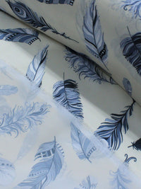 Tecido Crepe Silk Penas Tons de Cinza e Perola