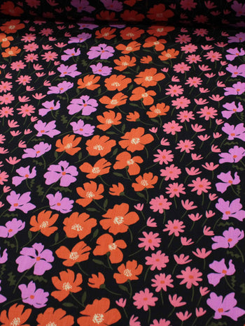 Tecido Viscose Texturizada Estampa Flores Rosa Laranja e Preto