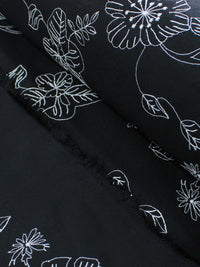 Tecido Alfaiataria de Viscose Bordada Floral Branco e Preto