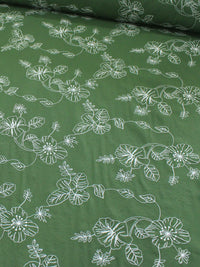 Tecido Alfaiataria de Viscose Bordada Floral Branco e Verde Militar