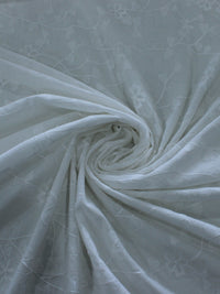 Tecido Cambraia de Algodão Bordada Corações Flores e Ramos Offwhite