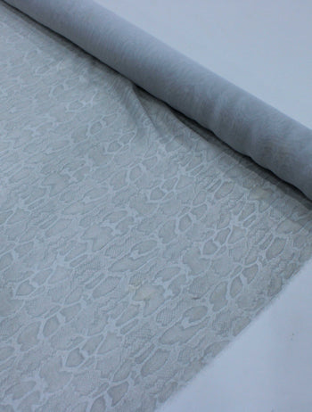 Tecido Crepe Chiffon com Foil Animal Print Cobra Prata