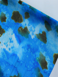 Tecido Crepe Chiffon Italiano Fundo do Mar Azul e Tons Terrosos