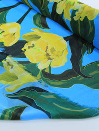 Tecido Crepe Chiffon Italiano Macro Flores Azul, Verde e Amarelo