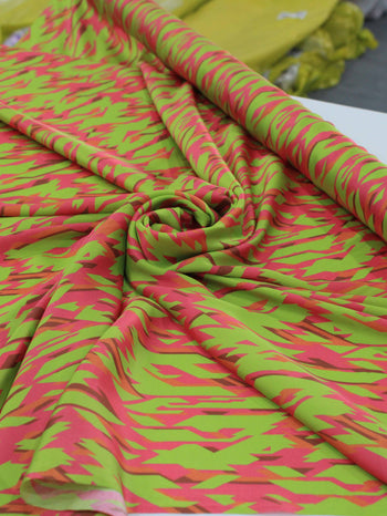Tecido Viscose Acetinada Italiano Geométrico Verde e Laranja