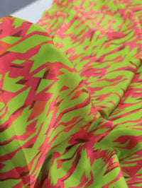 Tecido Viscose Acetinada Italiano Geométrico Verde e Laranja