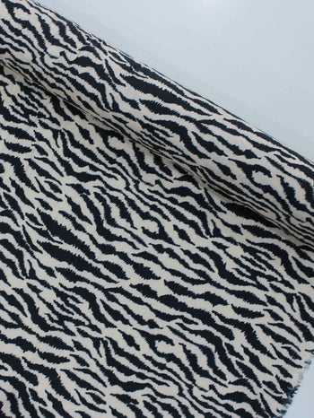 Tecido Viscose Italiano Animal Print Zebra Preto e Bege