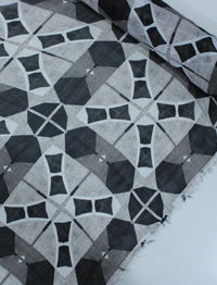 Tecido Crepe Chiffon Italiano Geométrico Cinza e Preto