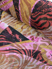 Tecido Crepe Chiffon Brocado Desenhos Abstratos Tons Terrosos e Rosa