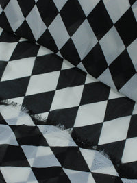 Tecido Crepe Chiffon Losangos Preto e Branco