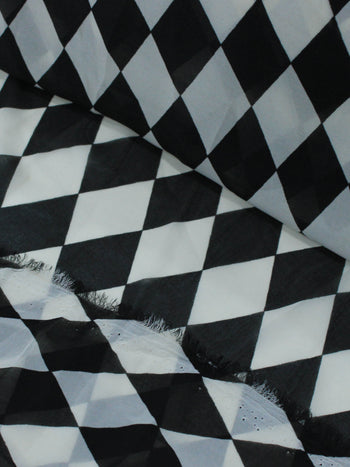 Tecido Crepe Chiffon Losangos Preto e Branco