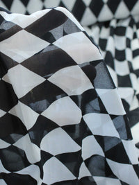 Tecido Crepe Chiffon Losangos Preto e Branco