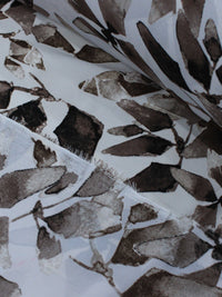 Tecido Crepe GGT Folhas Abstratas Branco e Marrom