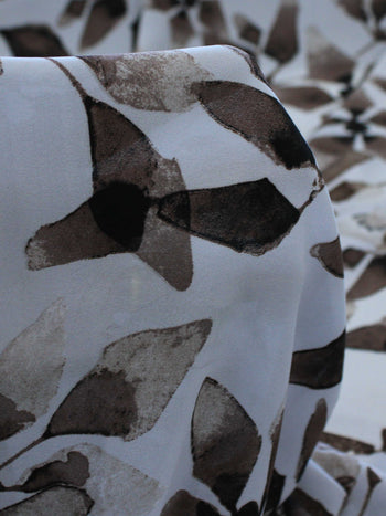 Tecido Crepe GGT Folhas Abstratas Branco e Marrom