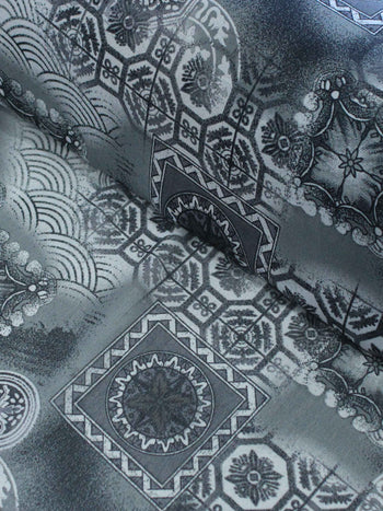 Tecido Crepe Chiffon Desenhos Geométricos Tons de Cinza