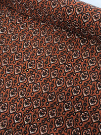 Tecido Viscose Simbolos e Flores Terracota e Preto