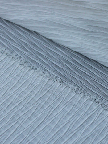 Tecido Crepe Plissado Escamas Branco