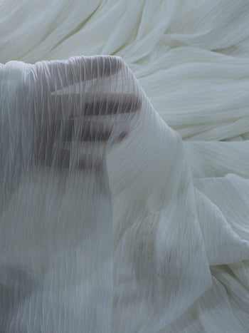 Tecido Crepe Plissado Escamas Branco