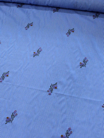 Tecido Cambraia de Algodão Bordada Listras e Flores Azul Branco e Lilás