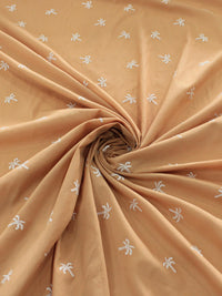 Tecido Cambraia de Algodão Bordada Mini Palmeiras Offwhite e Caramelo