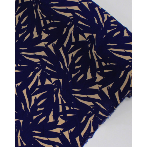 Tecido Viscose Estampa Macro Folhagens Azul Marinho Noite e Bege