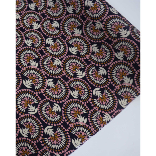 Tecido Viscose Arco de Folhas Creme, Rosa e Azul Marinho Noite