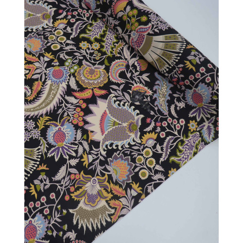 Tecido Crepe de Viscose Italiano Arabesco e Flores Colorido e Preto